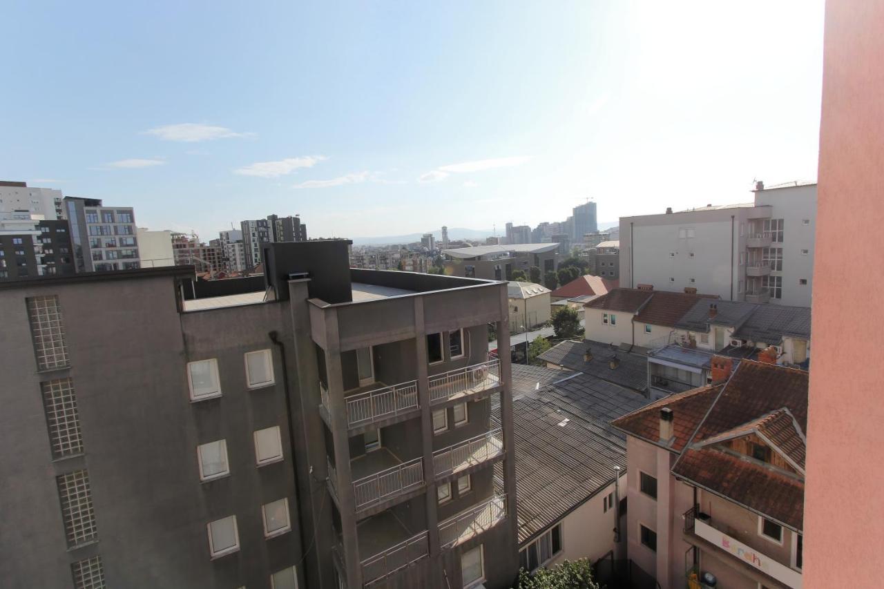 Kasumi Apartment Приштина Екстер'єр фото