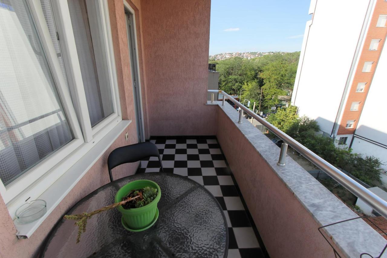 Kasumi Apartment Приштина Екстер'єр фото