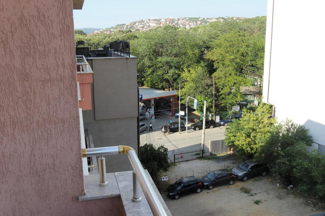 Kasumi Apartment Приштина Екстер'єр фото