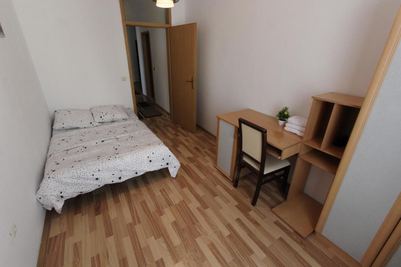 Kasumi Apartment Приштина Екстер'єр фото