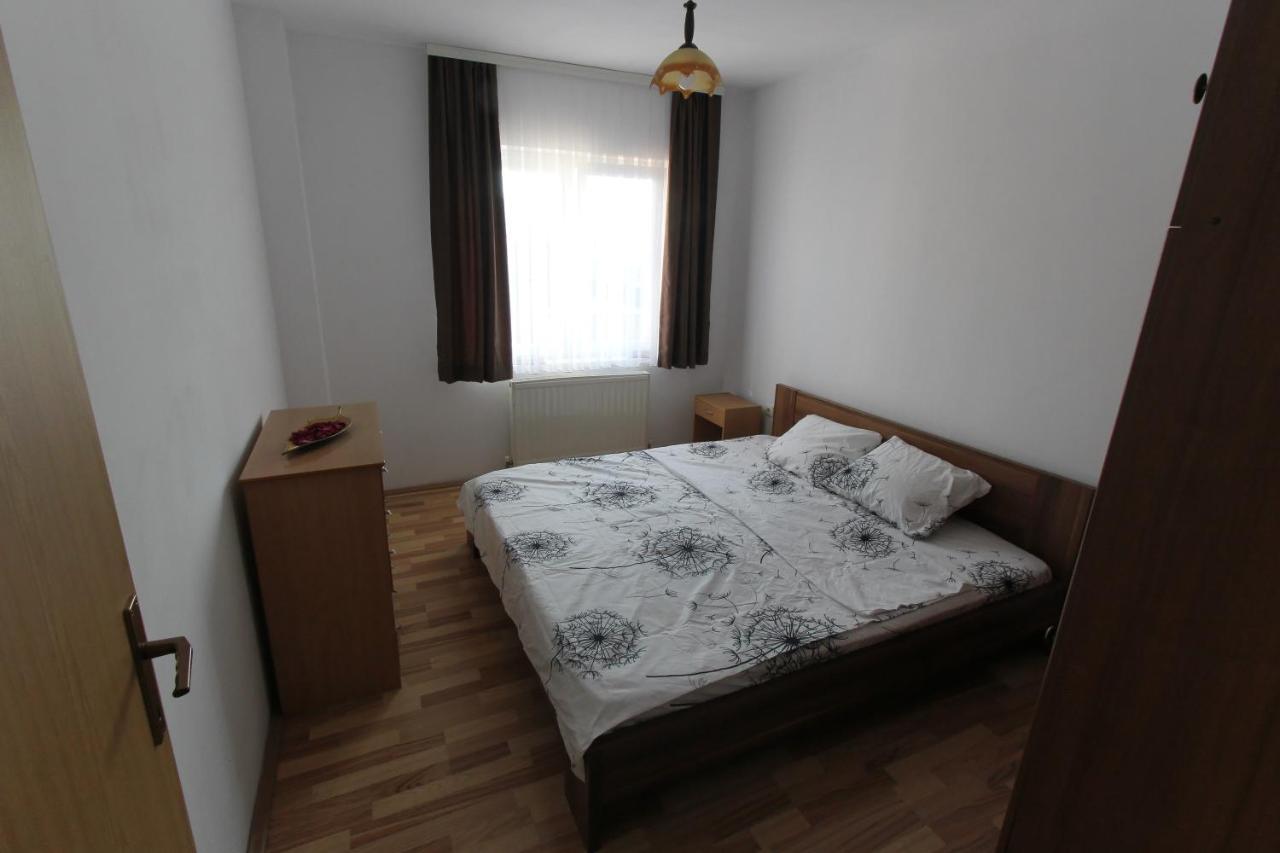 Kasumi Apartment Приштина Екстер'єр фото